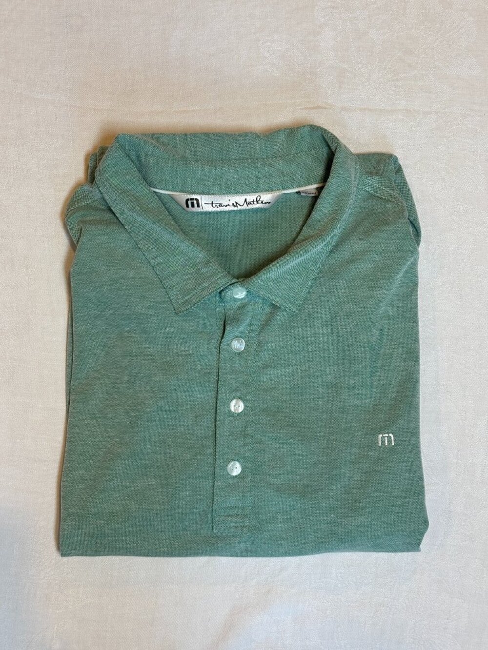 Men’s Travis Mathew polo XL